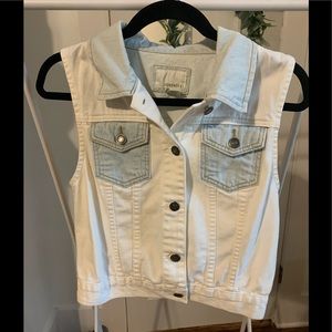 White and denim cropped vest